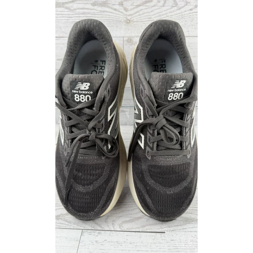 New Balance light wear